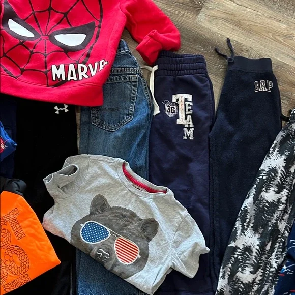 Boys clothing lot size 5/6 (some larger 4). - Picture 4 of 5